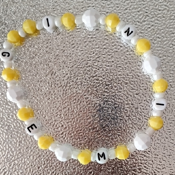 Gemini Beaded Bracelet - Yellow and White - Picture 4 of 7